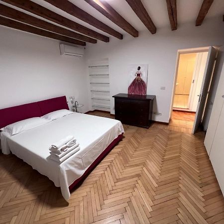 Magnifico Appartamento Ristrutturato Milan Exterior photo
