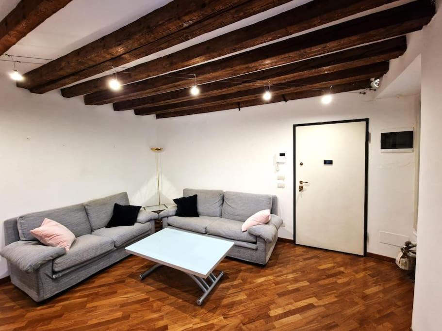 Magnifico Appartamento Ristrutturato Milan Exterior photo