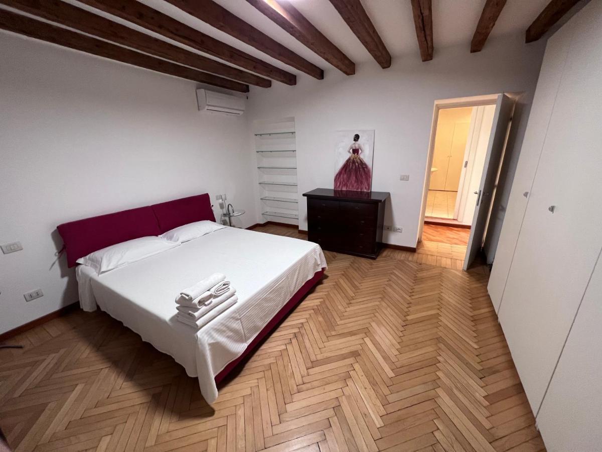 Magnifico Appartamento Ristrutturato Milan Exterior photo
